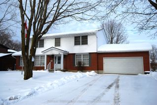 Detached House for Sale, 62 King St N, Minto, ON