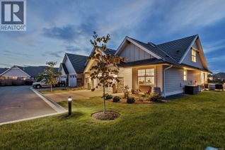 Townhouse for Sale, 1444 Crown Isle Dr #106, Courtenay, BC