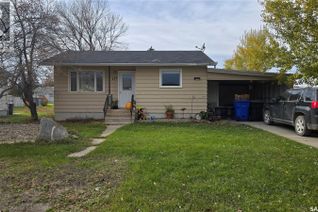 Bungalow for Sale, 112 4th Street E, Carnduff, SK