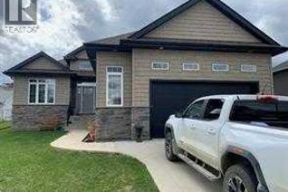 House for Sale, 805 7 Avenue, Fox Creek, AB