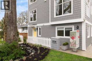 Townhouse for Sale, 2536 Shelbourne St #8, Victoria, BC