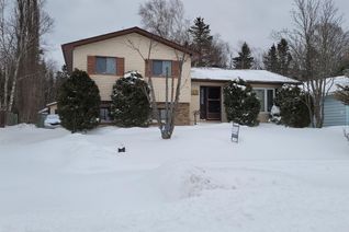 Detached House for Sale, 35 Bastedo Cres, Marathon, ON