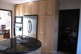 Backsplit for Sale, 2 Craigmont Dr, Toronto, ON