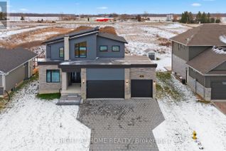 Detached House for Sale, 153 Mcleod Street, North Middlesex (Parkhill), ON