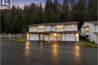 Condo Townhouse for Sale, 2210 Columbia Avenue #13, Castlegar, BC