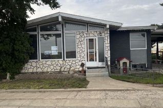 Bungalow for Sale, 506 1st Avenue W, Leader, SK