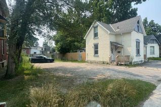 Triplex for Rent, 28 Oxford Street W #B, London North (North N), ON