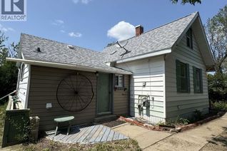 Detached House for Sale, 114 3rd Avenue, Climax, SK
