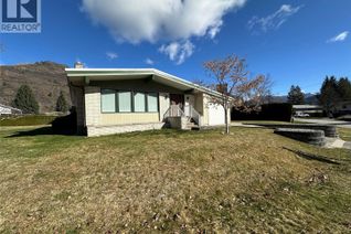 Ranch-Style House for Sale, 725 3rd Street, Montrose, BC Ranch-Style House for Sale, 725 3rd Street, Montrose, BC