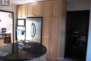 Backsplit for Sale, 2 Craigmont Drive, Toronto (Bayview Woods-Steeles), ON