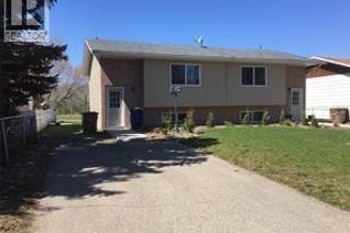 Bungalow for Sale, 633/635 3rd Street Ne, Wadena, SK
