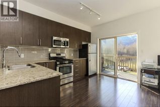 Townhouse for Sale, 40653 Tantalus Road #21, Squamish, BC