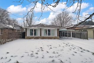 Backsplit for Sale, 54 Manorglen Cres, Toronto, ON