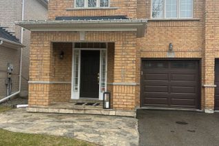 Semi-Detached House for Sale, 910 Oaktree Cres, Newmarket, ON