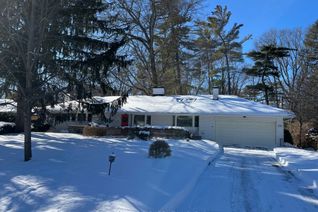 Bungalow for Rent, 284 Woodland Dr, Oakville, ON