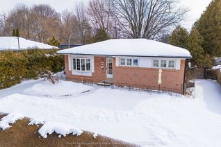 Bungalow for Sale, 557 Stonecliffe Rd, Oakville, ON
