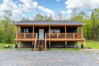 Detached House for Sale, 10498 Highway 118 N/A, Algonquin Highlands, ON
