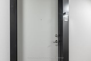 Apartment for Rent, 2 David Eyer Rd #1221, Richmond Hill, ON