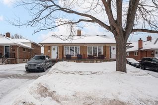 Backsplit for Rent, 21 Featherwood Pl #Lower, Toronto, ON