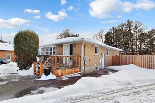 Semi-Detached House for Sale, 68 Marlin Ct, Newmarket, ON
