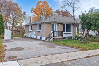 Semi-Detached House for Sale, 1 Walter Ave, Newmarket, ON