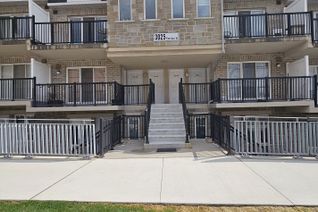 Condo Townhouse for Sale, 3025 Finch Ave W #2033, Toronto, ON