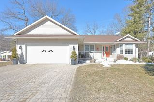 House for Sale, 9826 Northville Cres #8, Lambton Shores, ON