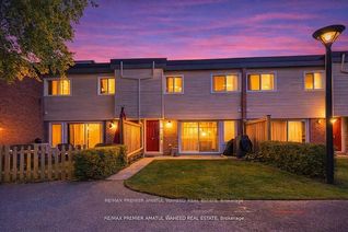 Condo Townhouse for Sale, 111 Milestone Cres, Aurora, ON
