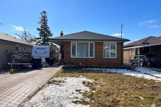 Bungalow for Rent, 39 Lewiston Rd #Main, Toronto, ON