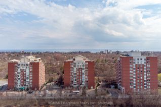 Apartment for Sale, 50 Old Mill Rd #PH8, Oakville, ON