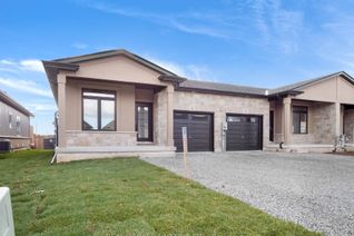 Freehold Townhouse for Sale, 26 AUSTIN Dr, Welland, ON