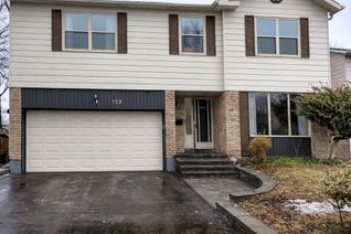 Detached House for Sale, 122 Lowe Blvd, Newmarket, ON