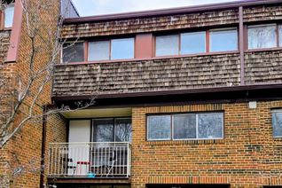 Condo Townhouse for Sale, 90 Castlebury Cres #2, Toronto, ON