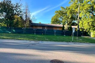 Detached House for Sale, 329 Mill St, Richmond Hill, ON