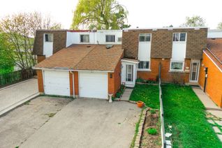 Freehold Townhouse for Sale, 61 Wiggens Ct, Toronto, ON