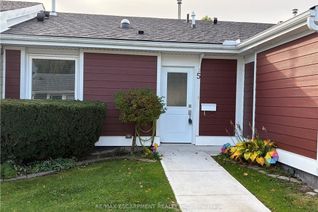 Townhouse for Sale, 5 Jaczenko Ter, Hamilton, ON
