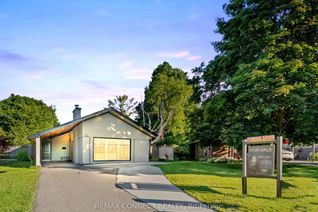 Backsplit for Sale, 23 Penetang Cres, Toronto, ON