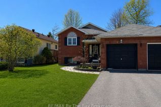 Semi-Detached House for Sale, 4 DONALD Cres, Wasaga Beach, ON
