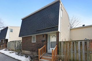 Condo Townhouse for Sale, 221 Petrie Ln, Kanata, ON