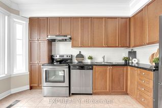 Freehold Townhouse for Sale, 142 Hall St, Richmond Hill, ON Freehold Townhouse for Sale, 142 Hall St, Richmond Hill, ON
