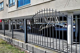 Apartment for Sale, 160 Wellington St E #212, Aurora, ON