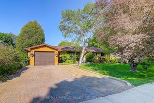 Detached House for Sale, 98 Belfry Dr, Newmarket, ON