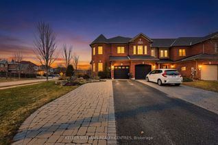 Freehold Townhouse for Sale, 577 Osler Ct, Newmarket, ON