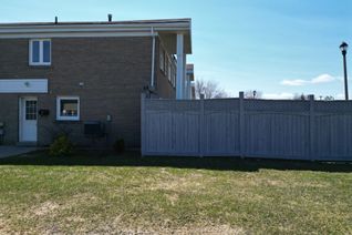 Condo for Sale, 270 Town House Cres, Brampton, ON