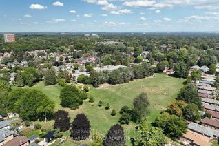 Backsplit for Sale, 18 Darlingside Dr, Toronto, ON