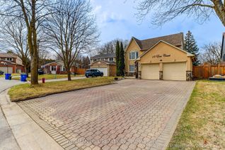 Detached House for Sale, 13 Eves Ct, Newmarket, ON