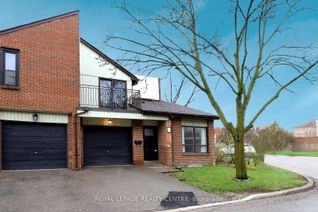 Townhouse for Sale, 1021 Cedarglen Gate #16, Mississauga, ON