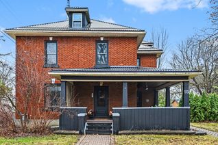 Detached House for Sale, 93 King St, North Dundas, ON