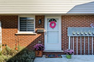 Condo Townhouse for Sale, 63 EMPIRE St #2, Welland, ON