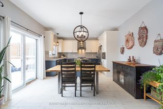 Freehold Townhouse for Sale, 33 Bianca Cres, Wasaga Beach, ON
